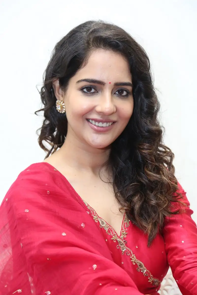 Malvi Malhotra at Tiragabadara Saami Movie Interview